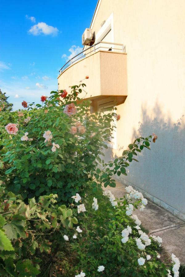 Apartmani Olives Nin Exterior foto